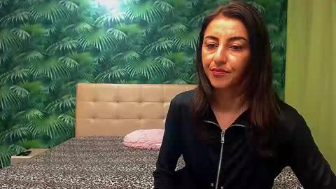 Stella John online show from 02.06.25