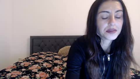 Stella John online show from 09.25.25