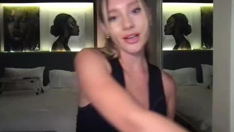 Stella online show from 10.26.25