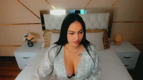 Stella Nelson online show from 10.07.25