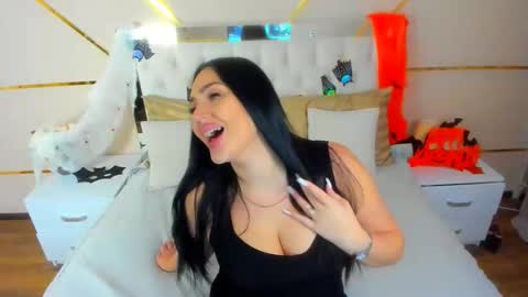 Stella Nelson online show from 11.03.25