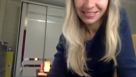 Snapshot of stella_walters chatting on 10.29.25 stella_walters online show from 10.29.25
