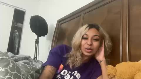 Snapshot of stellaangel chatting on 10.19.25 stellaangel online show from 10.19.25