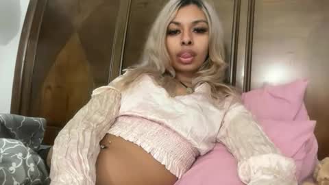 Snapshot of stellaangel chatting on 10.22.25 stellaangel online show from 10.22.25