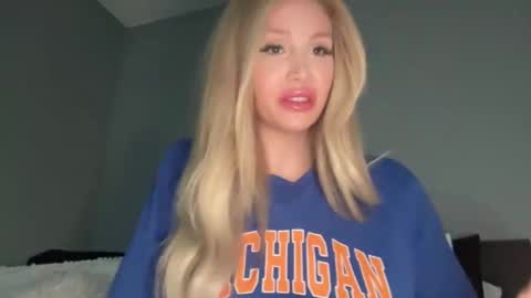 Stella Bella online show from 02.14.25