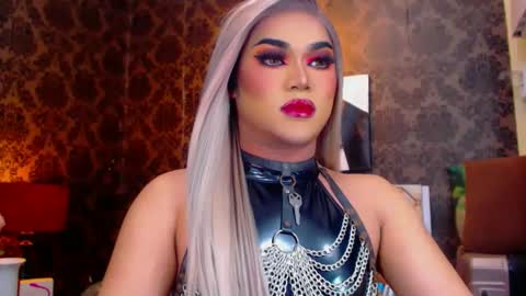 CALL ME STELLA online show from 01.30.25