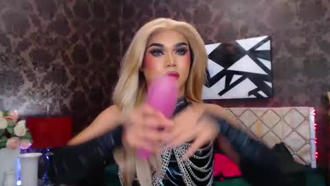 CALL ME STELLA online show from 03.12.25