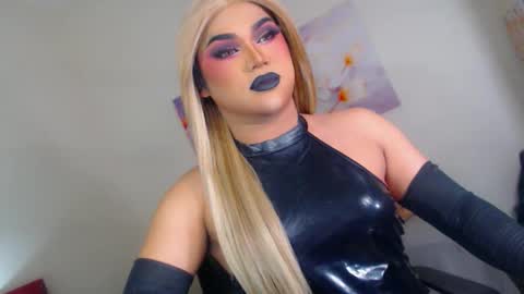 CALL ME STELLA online show from 09.10.25