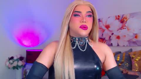 CALL ME STELLA online show from 10.08.25