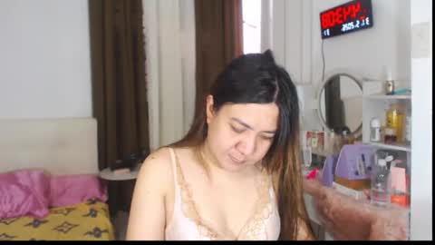 Snapshot of stellahugets chatting on 05.31.26 Stella online show from 05.31.26