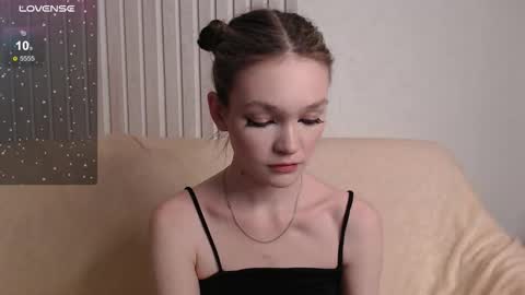 Snapshot of stellapayne chatting on 12.19.25 stellapayne online show from 12.19.25