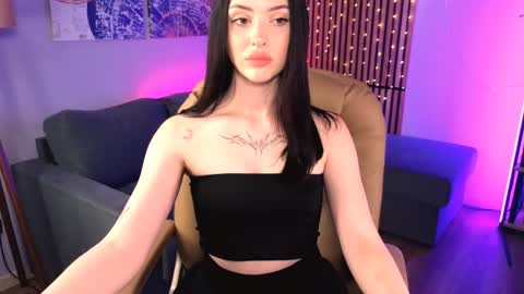 Snapshot of stellary_shy chatting on 12.29.24 Stellary online show from 12.29.24