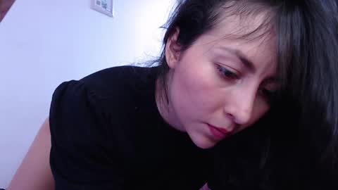 Snapshot of step_daughter_ chatting on 01.10.25 MIA online show from 01.10.25