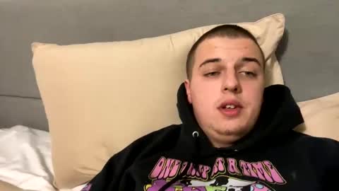 Snapshot of stepbro18 chatting on 01.14.25 Honestly Im a slut I have a high sex drive and I love talking to people off this platform online show from 01.14.25