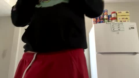 Snapshot of stepbro18 chatting on 09.24.25 Honestly Im a slut I have a high sex drive and I love talking to people off this platform online show from 09.24.25