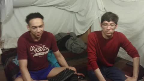 Snapshot of stepbrosplay chatting on 10.04.25 Stepbrosplay online show from 10.04.25