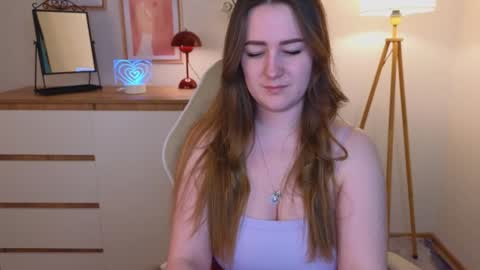 Snapshot of steph_sweet chatting on 12.04.24 Emma online show from 12.04.24