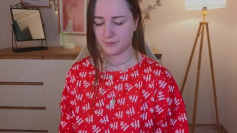 Snapshot of steph_sweet chatting on 12.19.24 Emma online show from 12.19.24