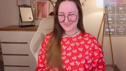 Snapshot of steph_sweet chatting on 12.20.24 Emma online show from 12.20.24