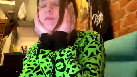 Snapshot of steph_sweet chatting on 01.06.25 Emma online show from 01.06.25