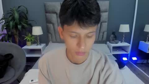 Stephane Rouss online show from 10.21.25