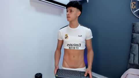 Stephane Rouss online show from 11.17.25