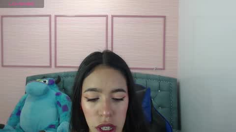 Snapshot of stephania_t chatting on 02.04.25 Stephania online show from 02.04.25