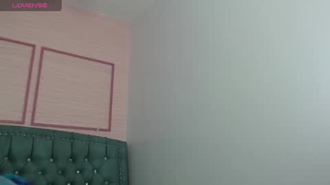 Snapshot of stephania_t chatting on 02.05.25 Stephania online show from 02.05.25