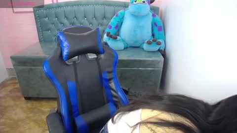 Snapshot of stephania_t chatting on 02.24.25 Stephania online show from 02.24.25