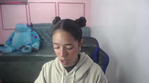 Snapshot of stephania_t chatting on 03.01.25 Stephania online show from 03.01.25