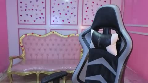 Snapshot of stephania_t chatting on 09.09.25 Stephania online show from 09.09.25