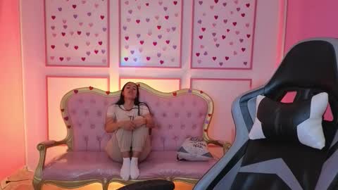 Snapshot of stephania_t chatting on 09.13.25 Stephania online show from 09.13.25