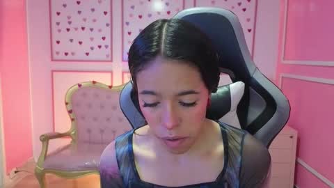 Snapshot of stephania_t chatting on 09.19.25 Stephania online show from 09.19.25