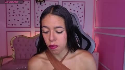 Snapshot of stephania_t chatting on 10.22.25 Stephania online show from 10.22.25