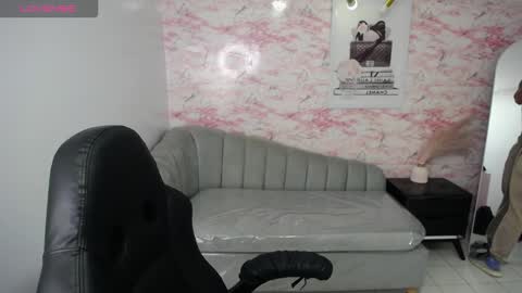 Snapshot of stephania_t chatting on 10.26.25 Stephania online show from 10.26.25