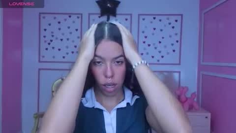 Snapshot of stephania_t chatting on 11.04.25 Stephania online show from 11.04.25