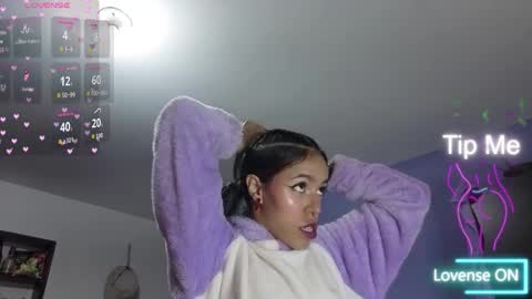 Stephania online show from 03.04.26