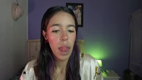 Stephania online show from 03.24.26