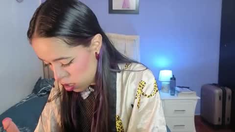 Stephania online show from 03.31.26