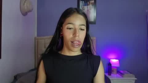 Stephania online show from 04.16.26