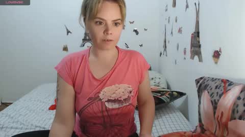 Stephanie   online show from 11.04.25