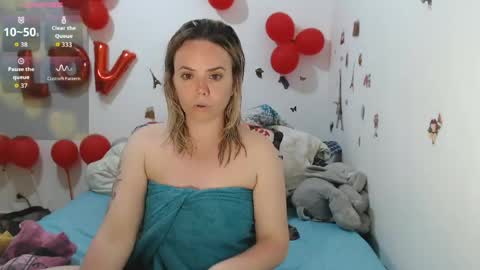 Snapshot of stephaniewild chatting on 04.19.26 Stephanie online show from 04.19.26