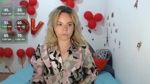 Snapshot of stephaniewild chatting on 04.20.26 Stephanie online show from 04.20.26
