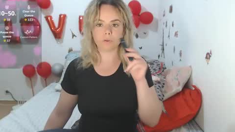 Snapshot of stephaniewild chatting on 05.11.26 Stephanie online show from 05.11.26