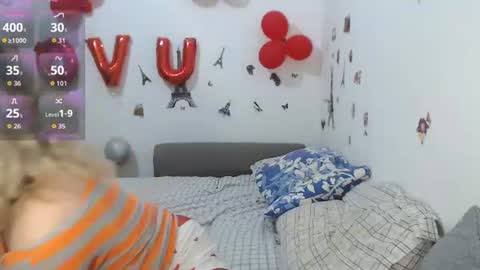 Snapshot of stephaniewild chatting on 06.15.26 Stephanie online show from 06.15.26