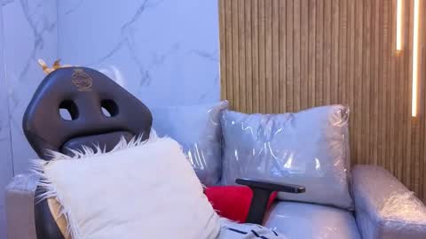 stephany_rodriguez_ online show from 11.22.25