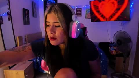 Stephany  independient model  online show from 01.12.25