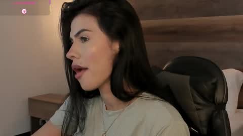 S T E P H A N Y A online show from 03.04.26