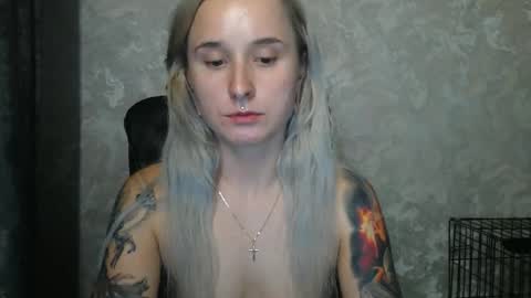 Snapshot of stephiepink chatting on 11.13.25 Grace online show from 11.13.25