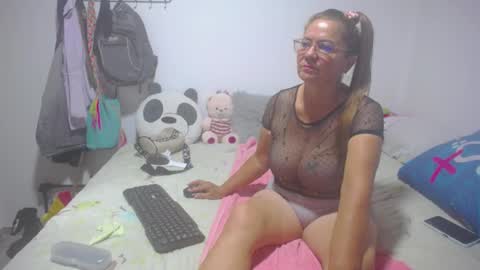 Snapshot of stepmom_slut_50_ chatting on 03.07.25 Angie mature online show from 03.07.25